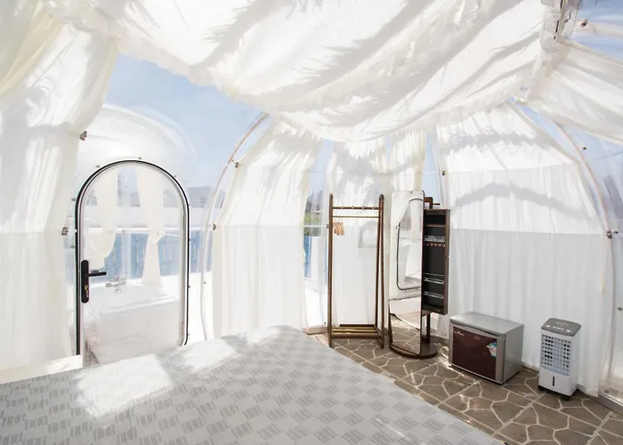 Gloo Glamping \